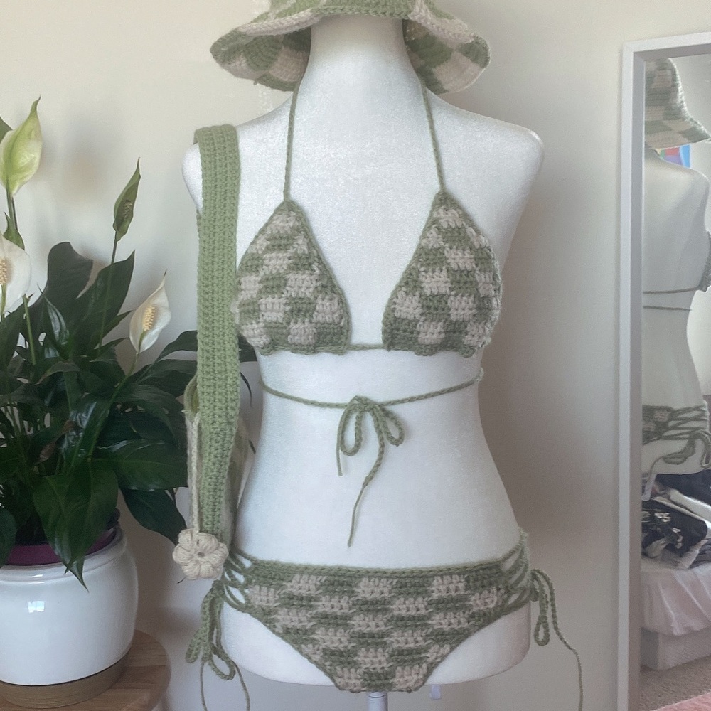 Bikini 👙 set and hat